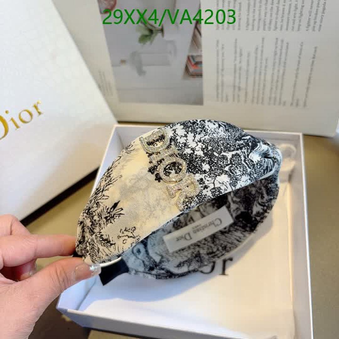 Dior-Headband Code: VA4203 $: 29USD