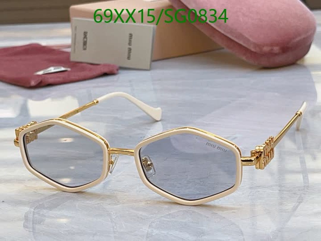 Miu Miu-Glasses Code: SG0834 $: 69USD