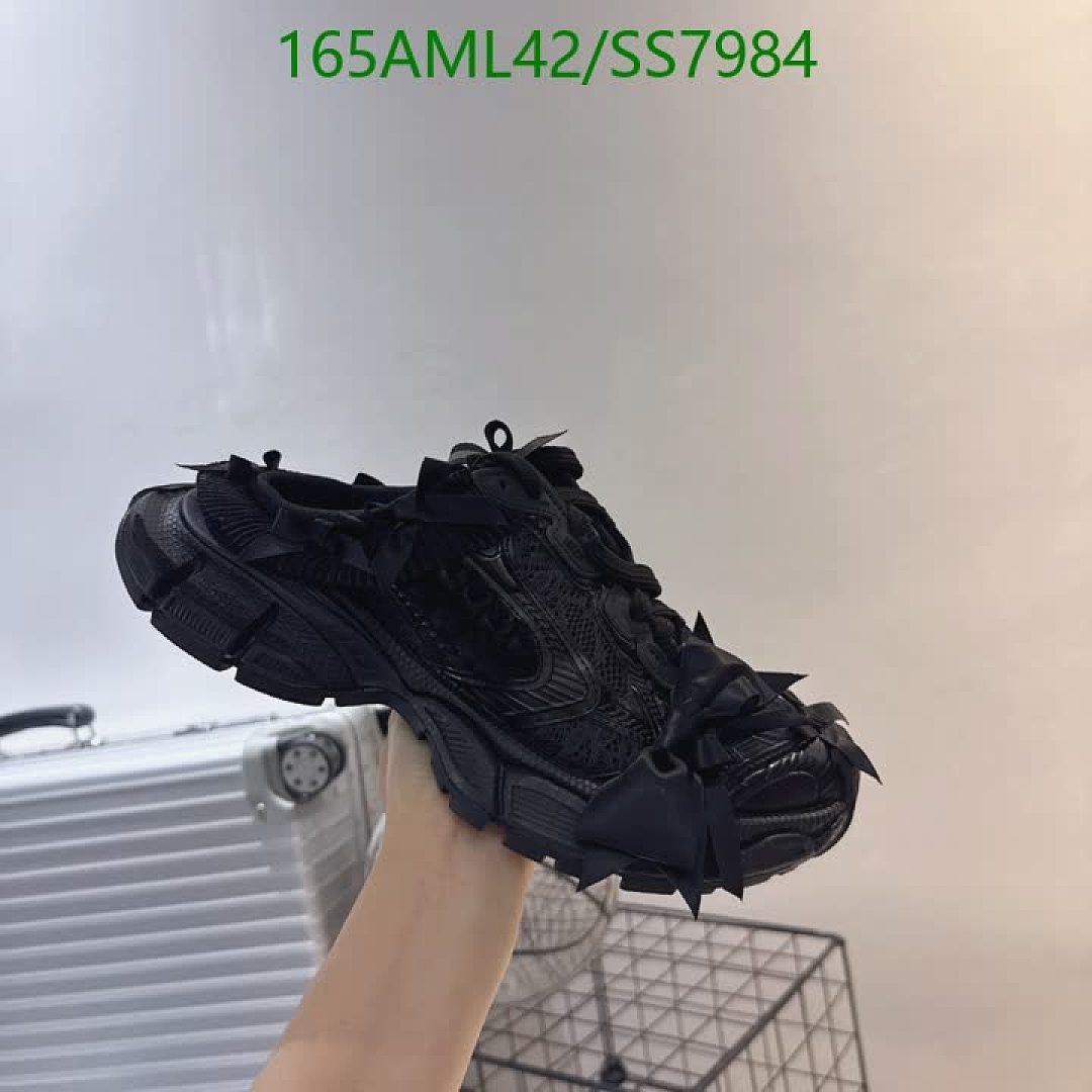 Balenciaga-Women Shoes Code: SS7984 $: 165USD