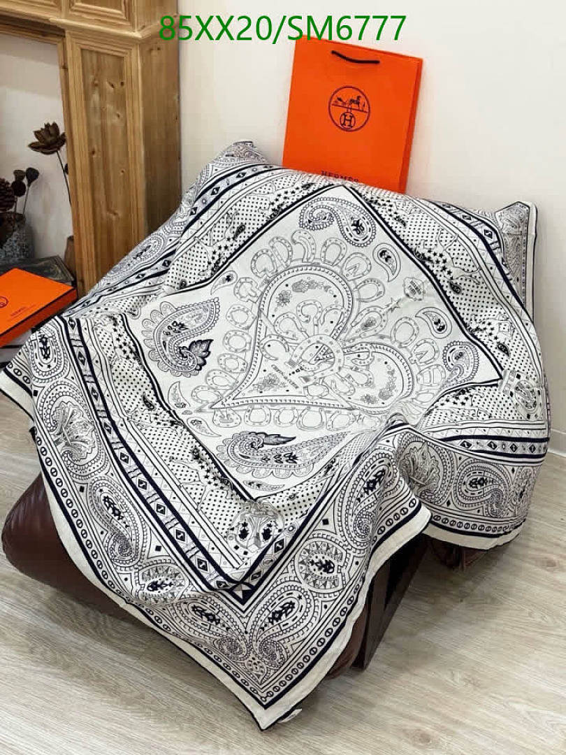 Hermes-Scarf Code: SM6777 $: 85USD