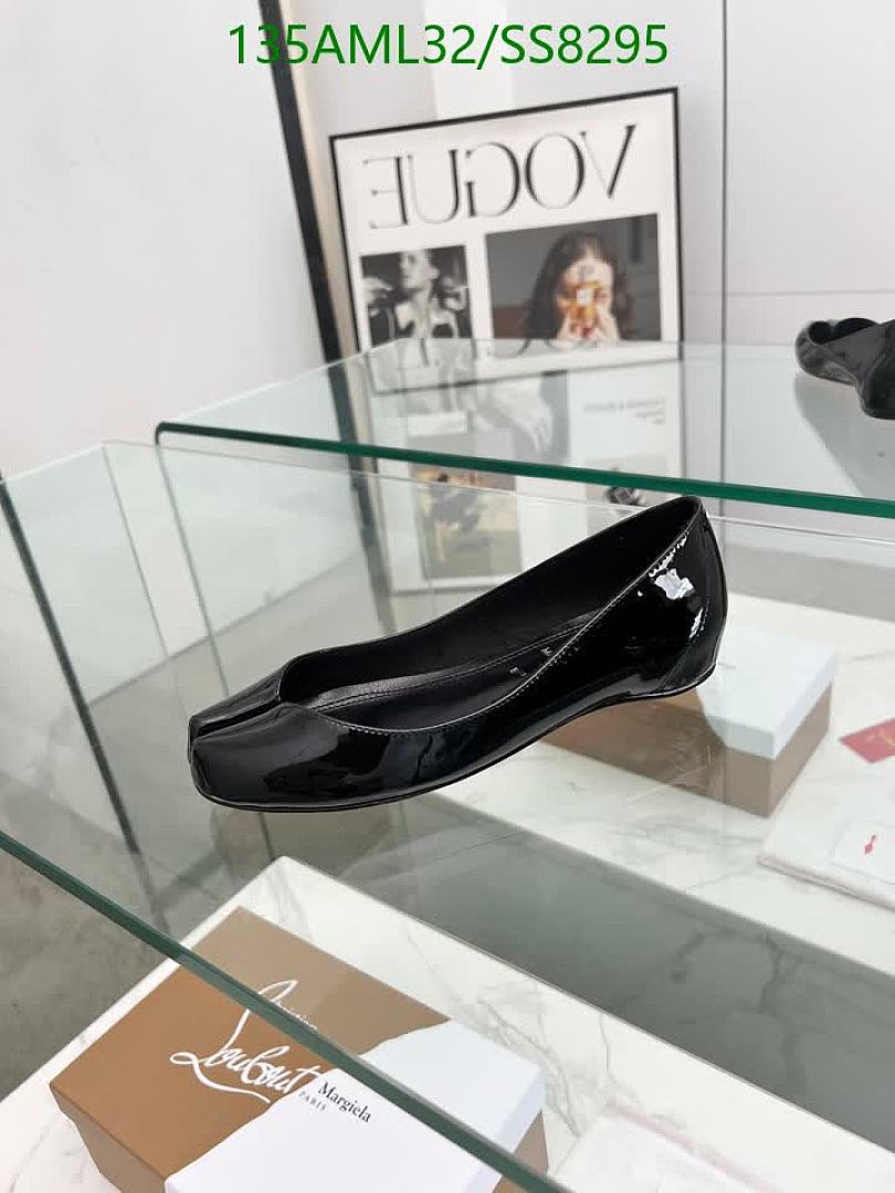 Christian Louboutin-Women Shoes Code: SS8295 $: 135USD