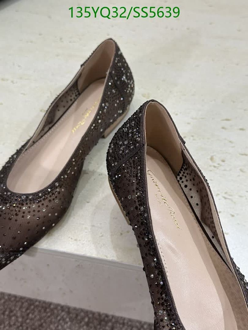Gianvito Rossi-Women Shoes Code: SS5639 $: 135USD