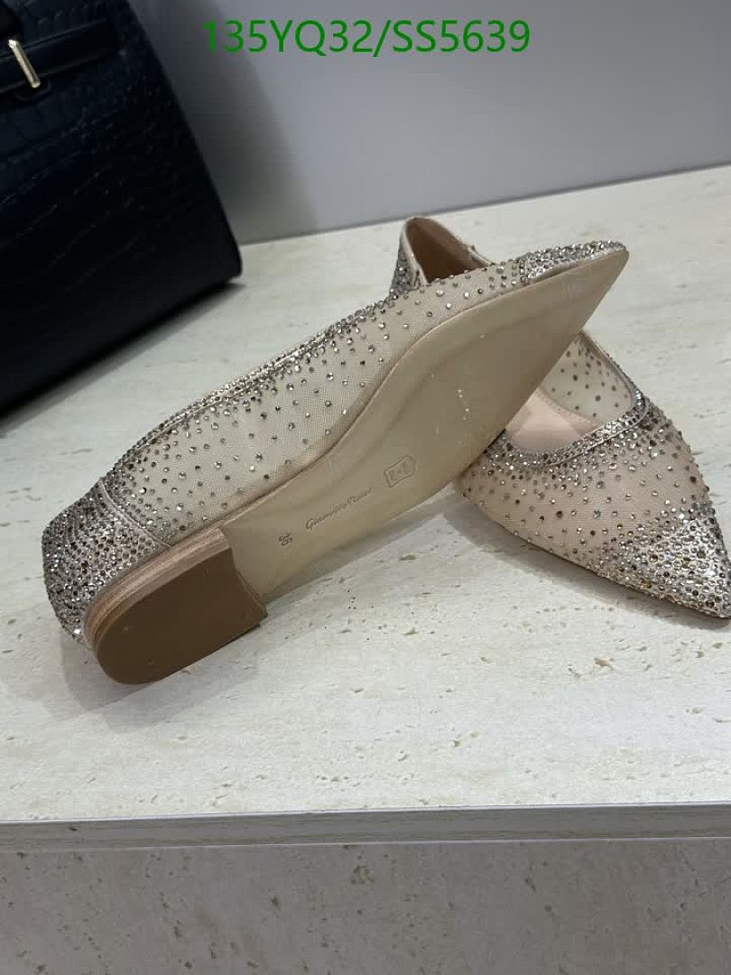 Gianvito Rossi-Women Shoes Code: SS5639 $: 135USD
