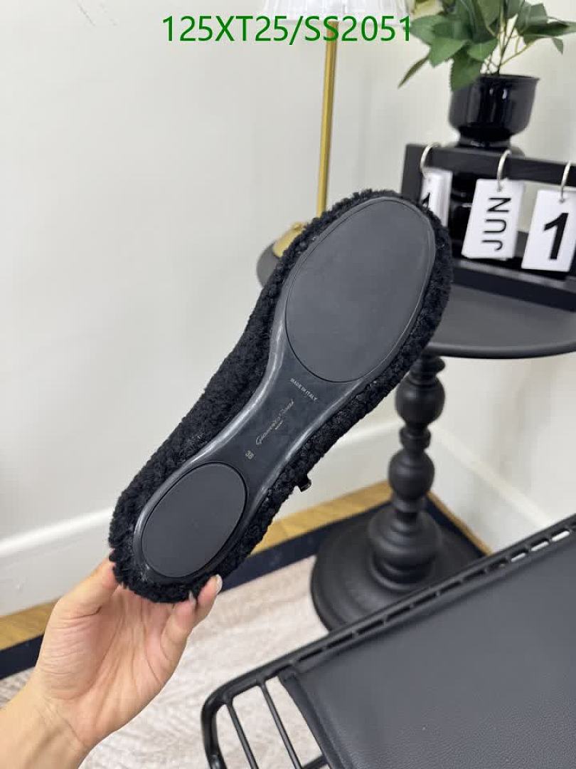 Gianvito Rossi-Women Shoes Code: SS2051 $: 125USD