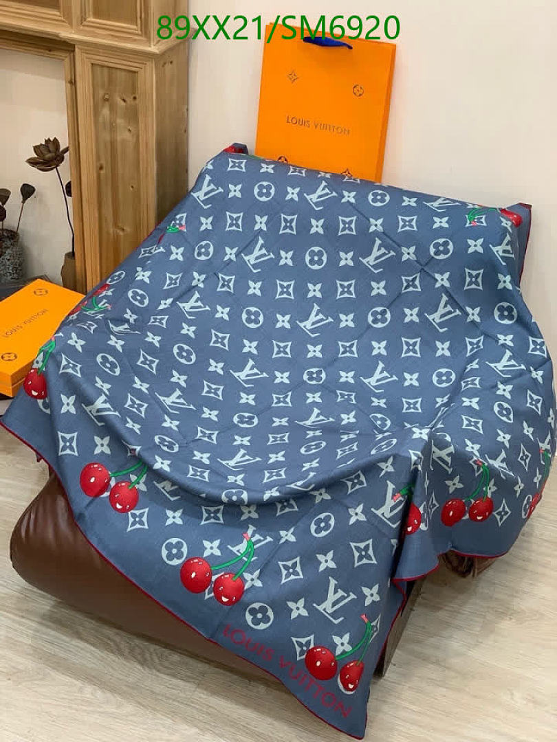 LV-Scarf Code: SM6920 $: 89USD