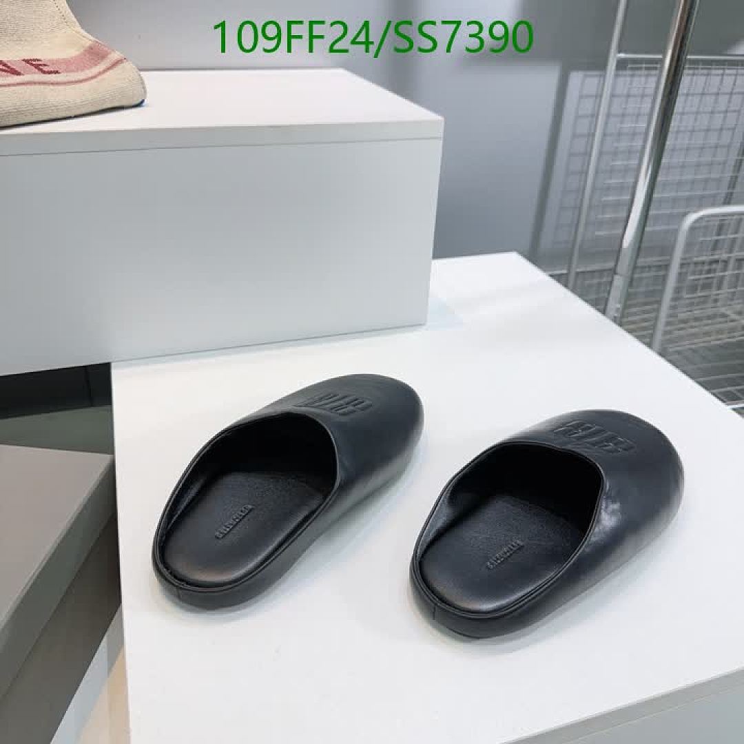Balenciaga-Women Shoes Code: SS7390 $: 109USD