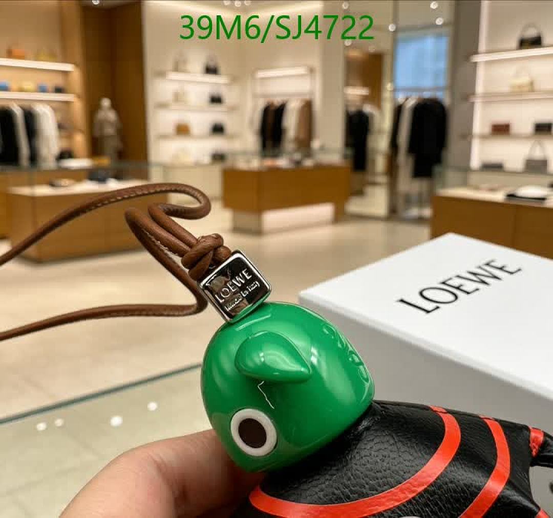 Loewe-Key pendant Code: SJ4722 $: 39USD