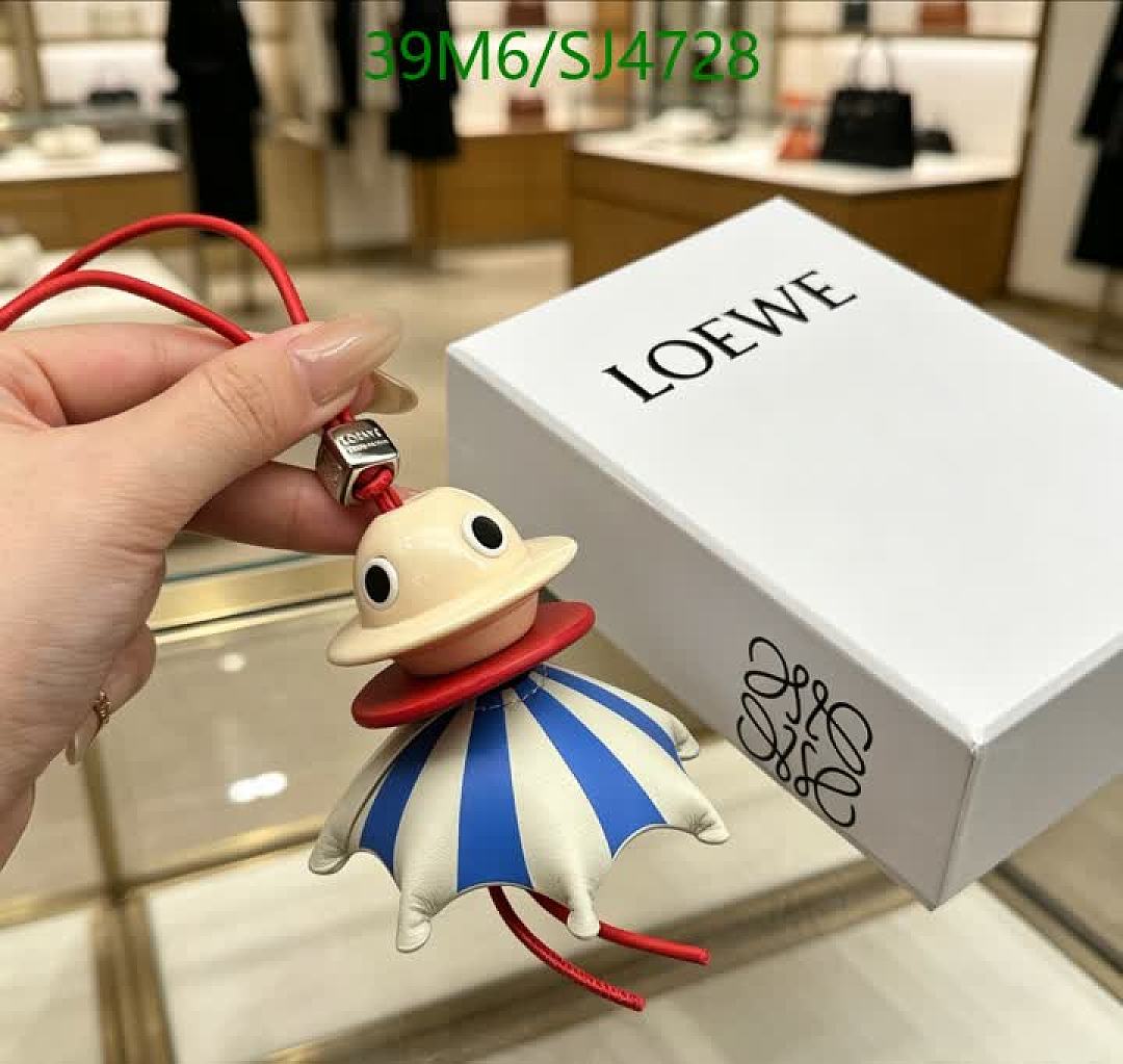 Loewe-Key pendant Code: SJ4728 $: 39USD