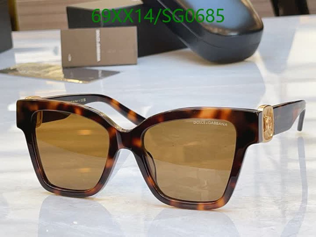D&G-Glasses Code: SG0685 $: 69USD