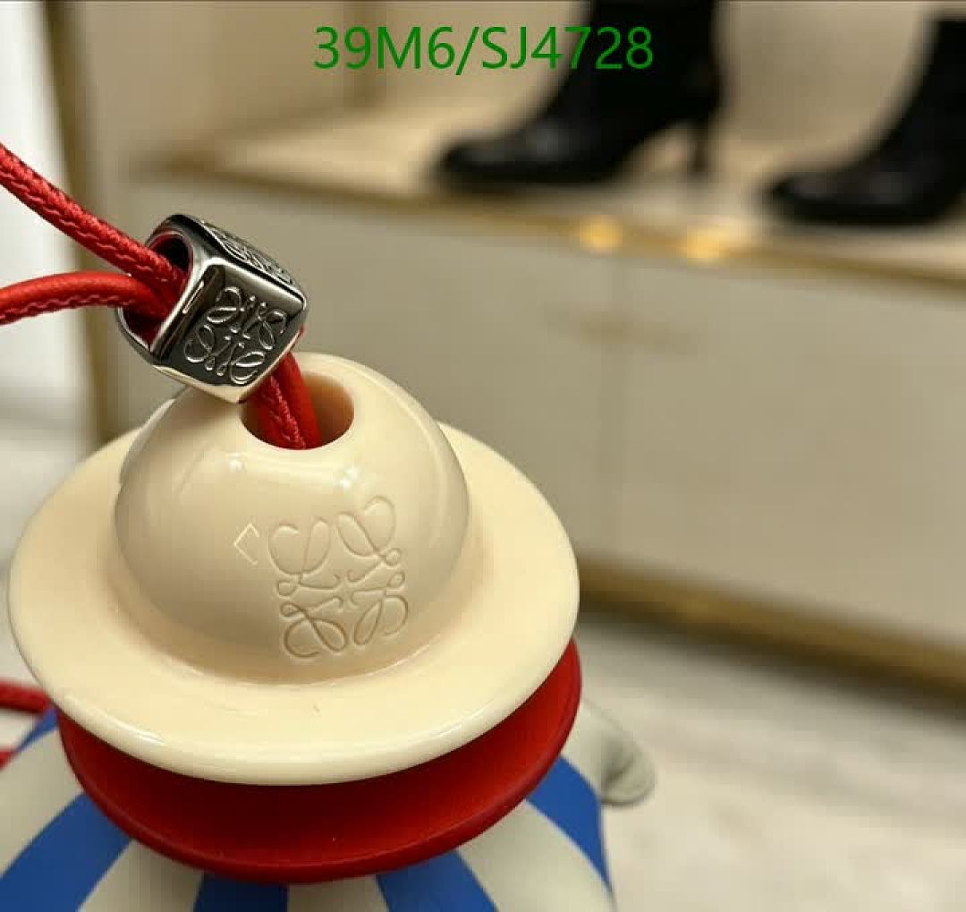Loewe-Key pendant Code: SJ4728 $: 39USD