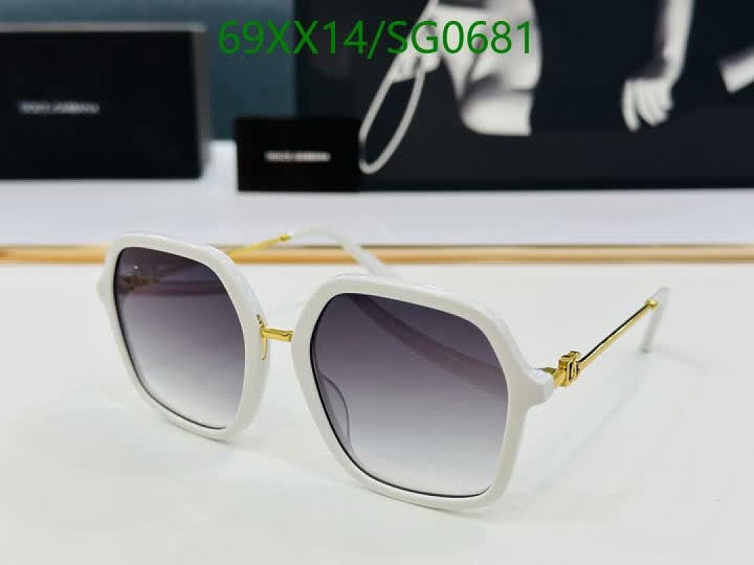 D&G-Glasses Code: SG0681 $: 69USD
