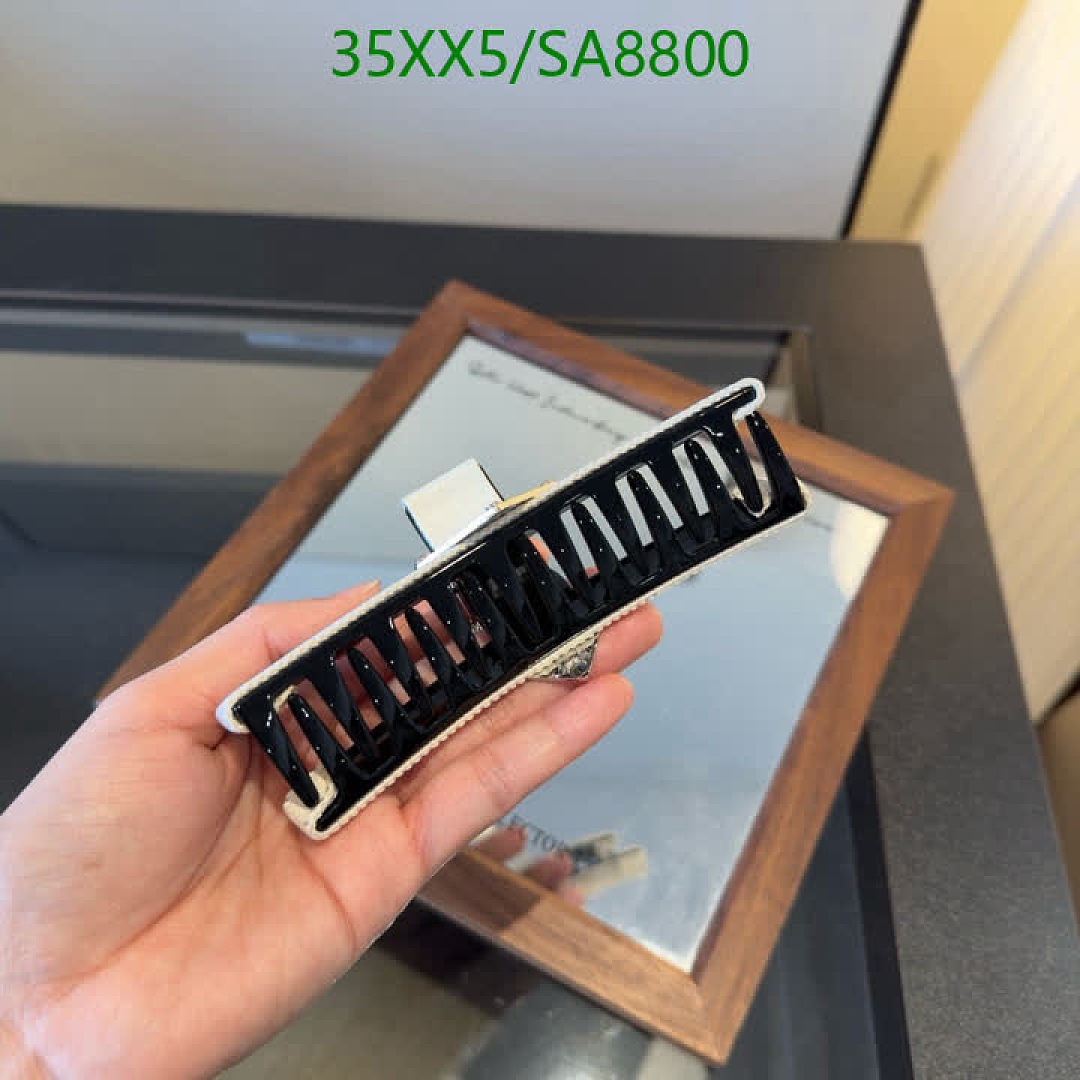 Prada-Headband Code: SA8800 $: 35USD