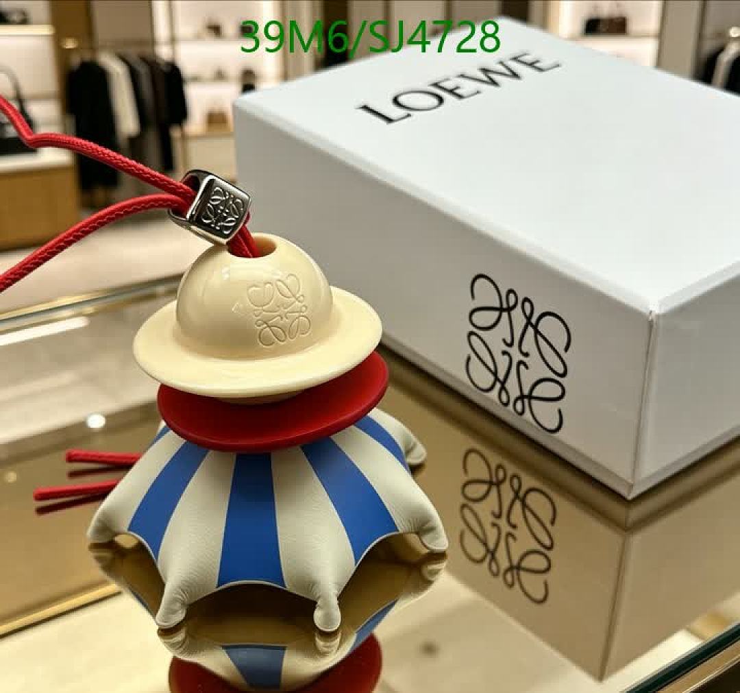 Loewe-Key pendant Code: SJ4728 $: 39USD