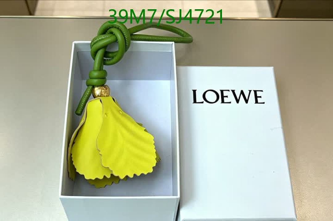 Loewe-Key pendant Code: SJ4721 $: 39USD