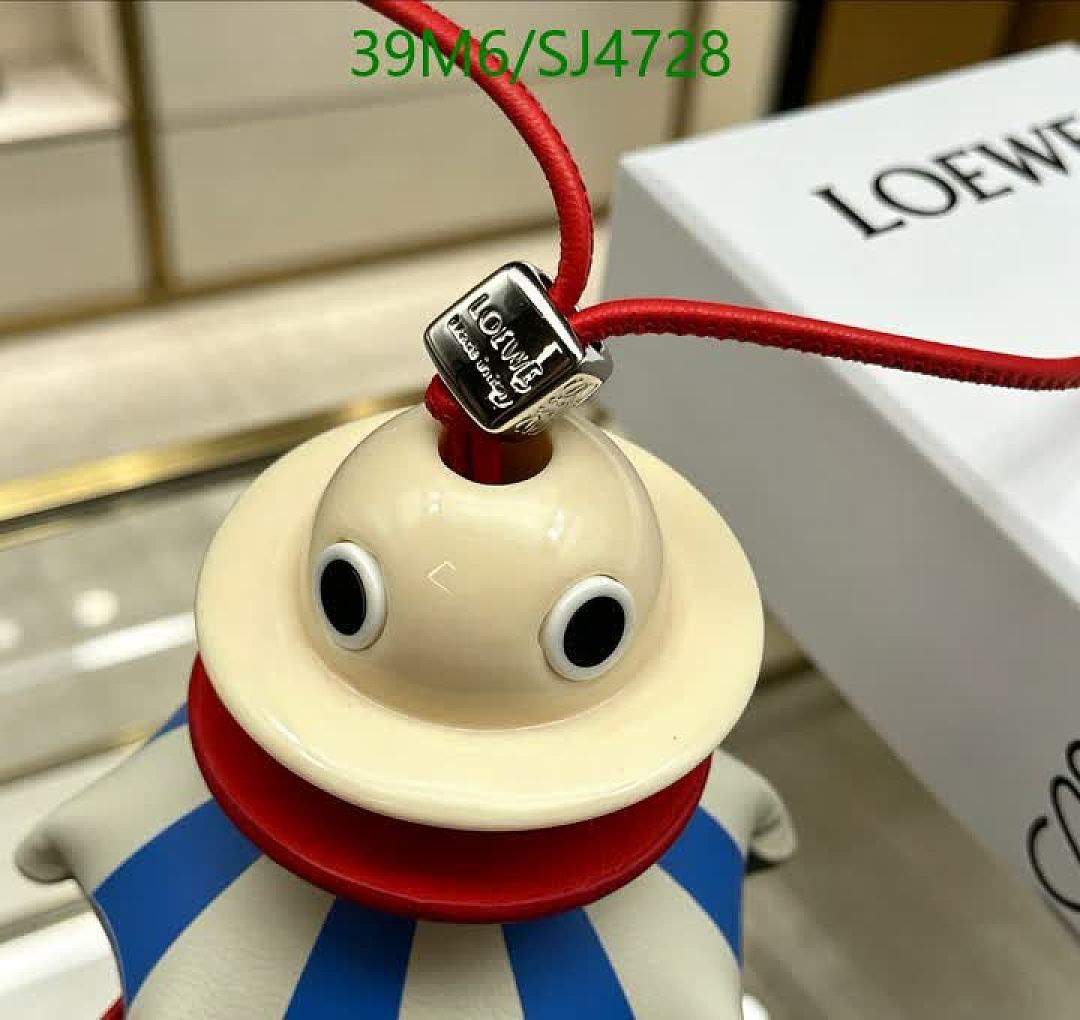 Loewe-Key pendant Code: SJ4728 $: 39USD