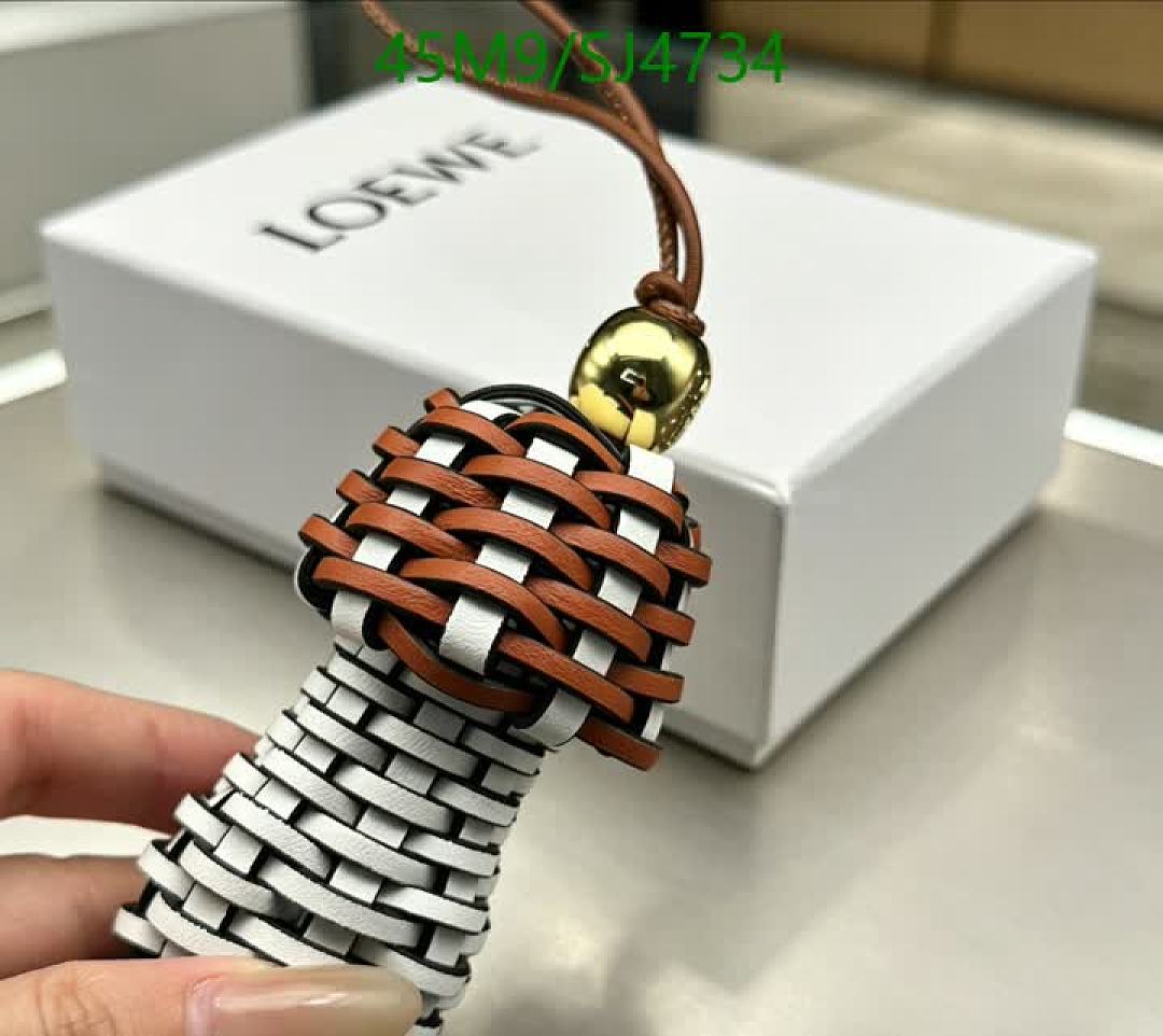 Loewe-Key pendant Code: SJ4734 $: 45USD