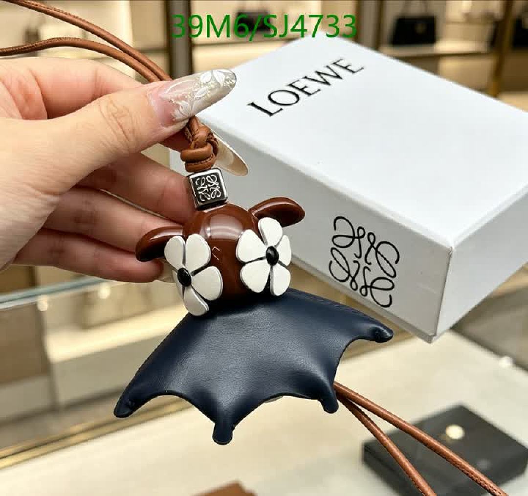 Loewe-Key pendant Code: SJ4733 $: 39USD