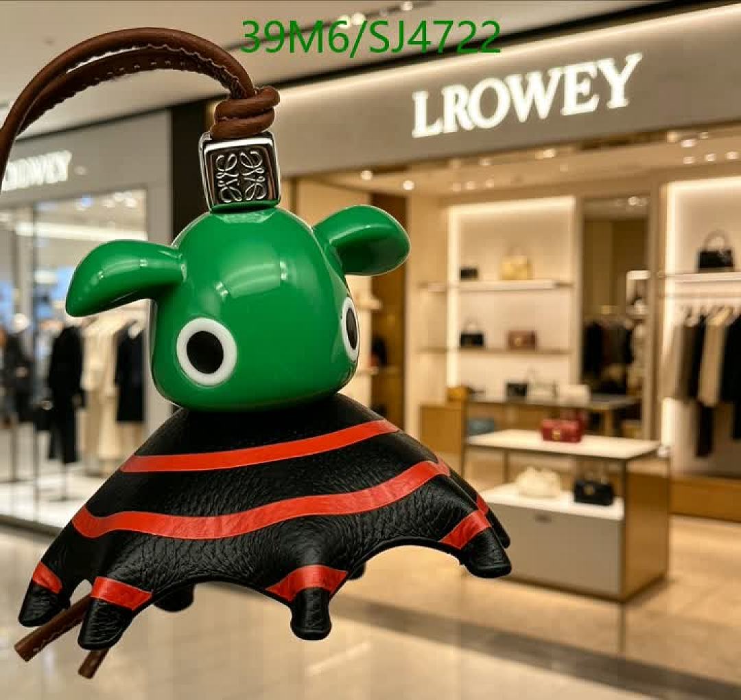 Loewe-Key pendant Code: SJ4722 $: 39USD