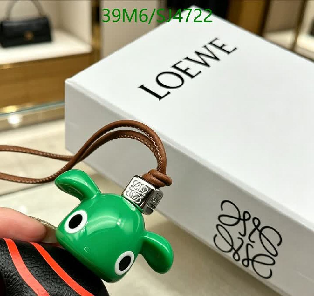Loewe-Key pendant Code: SJ4722 $: 39USD