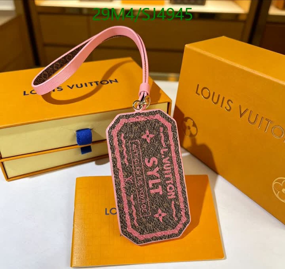 LV-Key pendant Code: SJ4945 $: 29USD