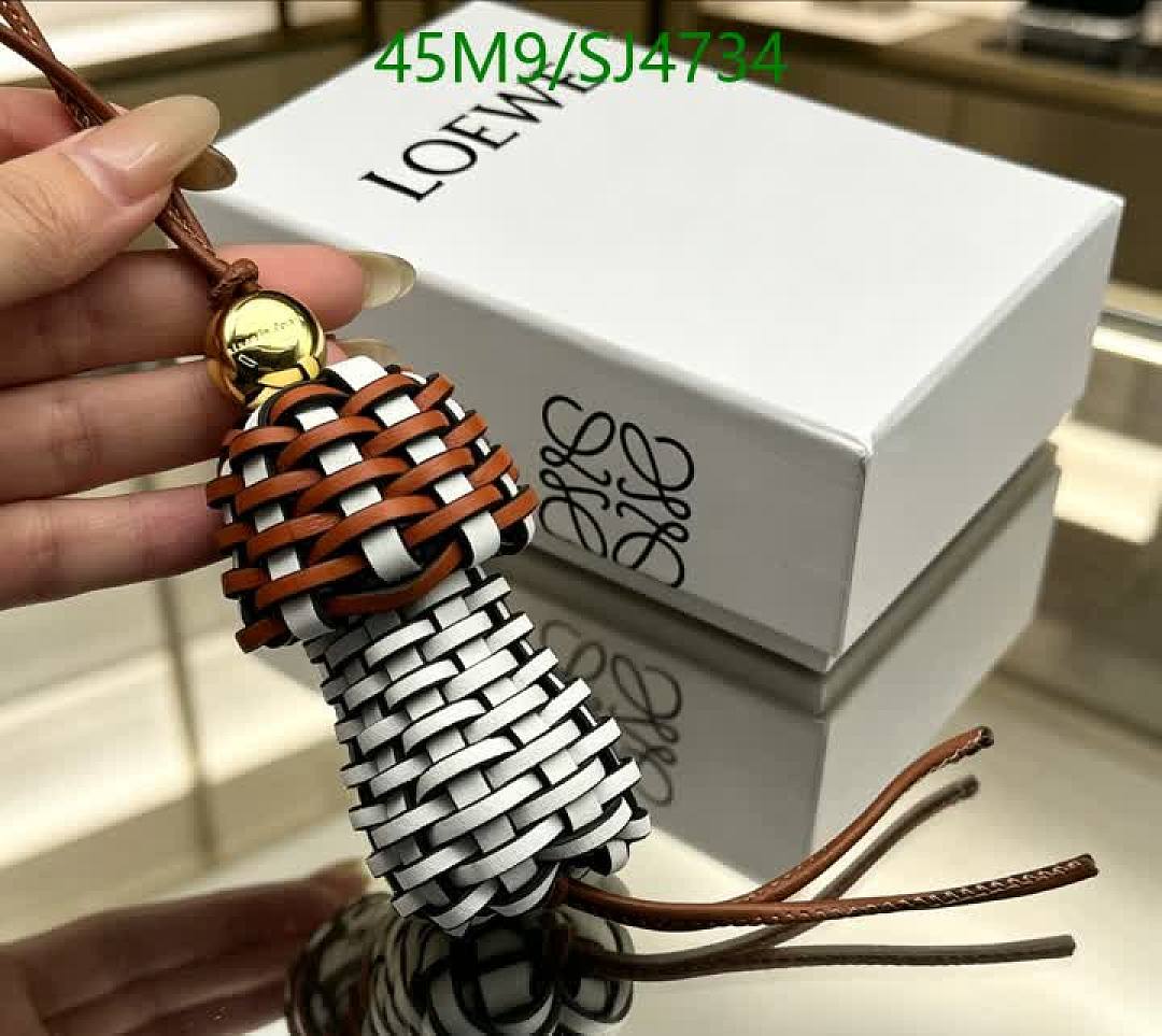 Loewe-Key pendant Code: SJ4734 $: 45USD