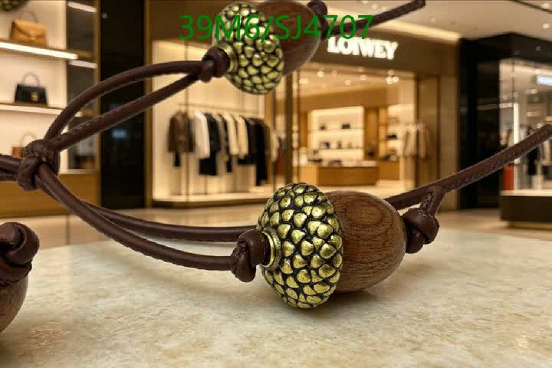 Loewe-Key pendant Code: SJ4707 $: 39USD