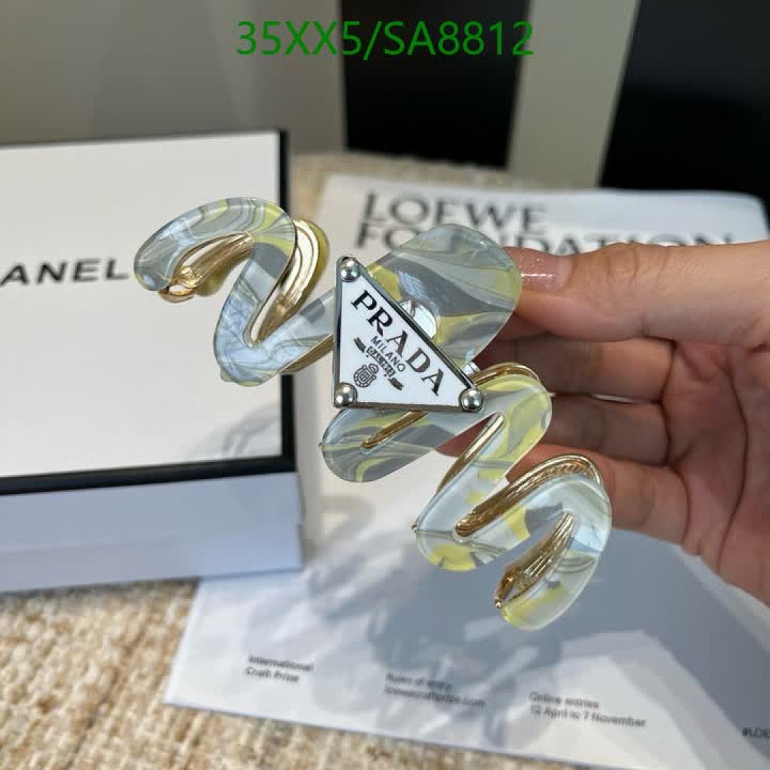 Prada-Headband Code: SA8812 $: 35USD