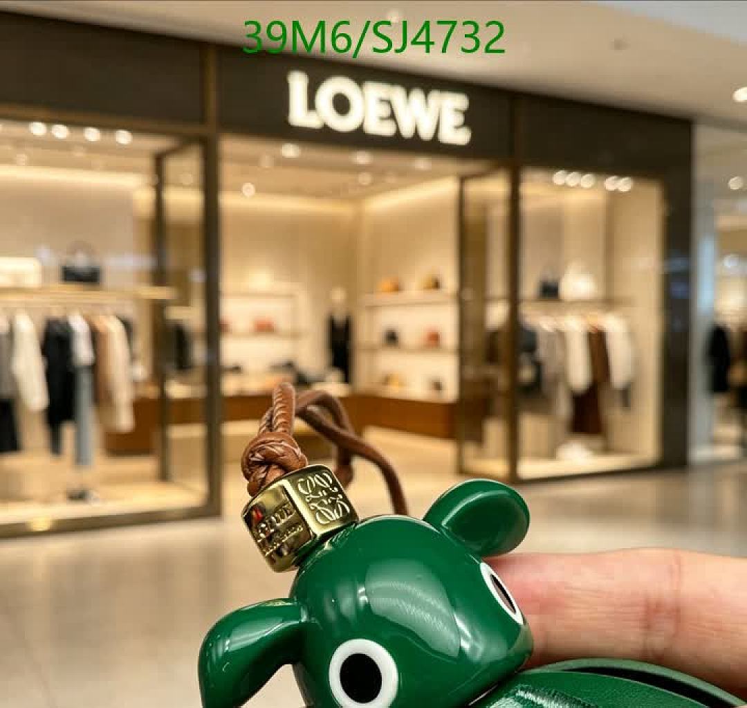 Loewe-Key pendant Code: SJ4732 $: 39USD