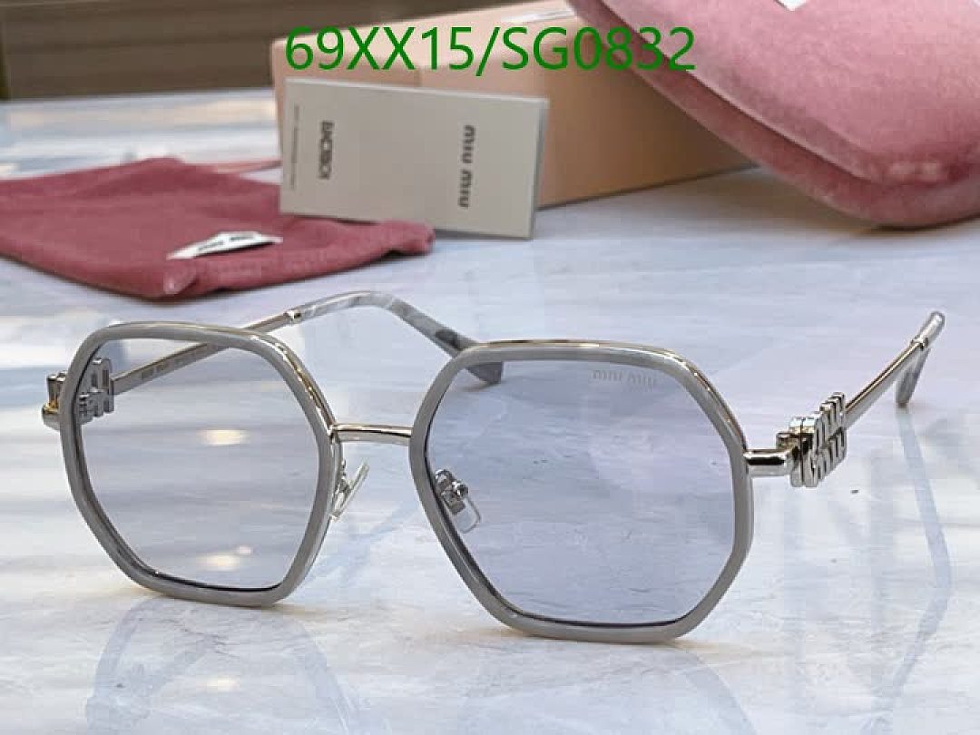 Miu Miu-Glasses Code: SG0832 $: 69USD