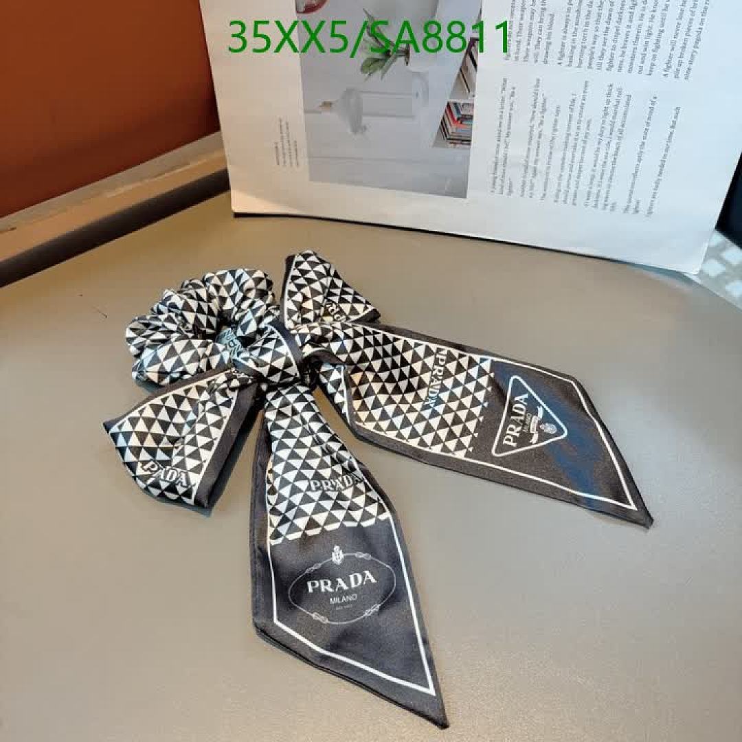 Prada-Headband Code: SA8811 $: 35USD