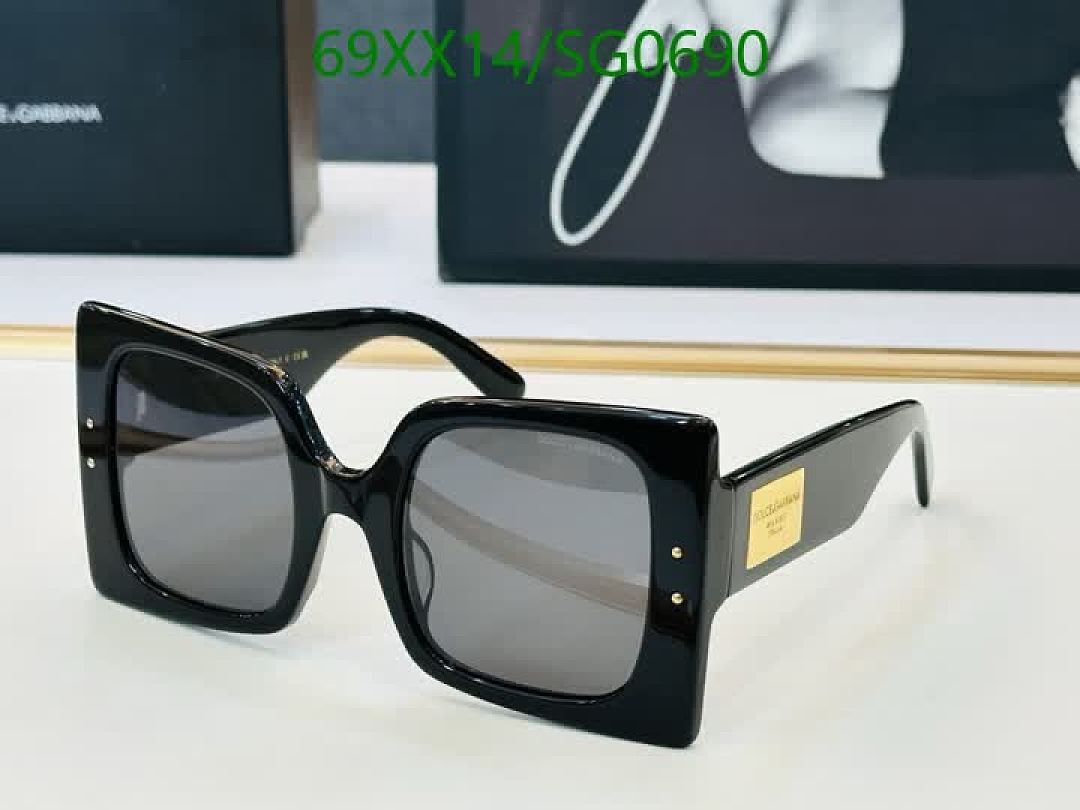D&G-Glasses Code: SG0690 $: 69USD