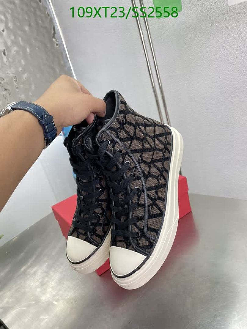 Valentino-Men shoes Code: SS2558 $: 109USD