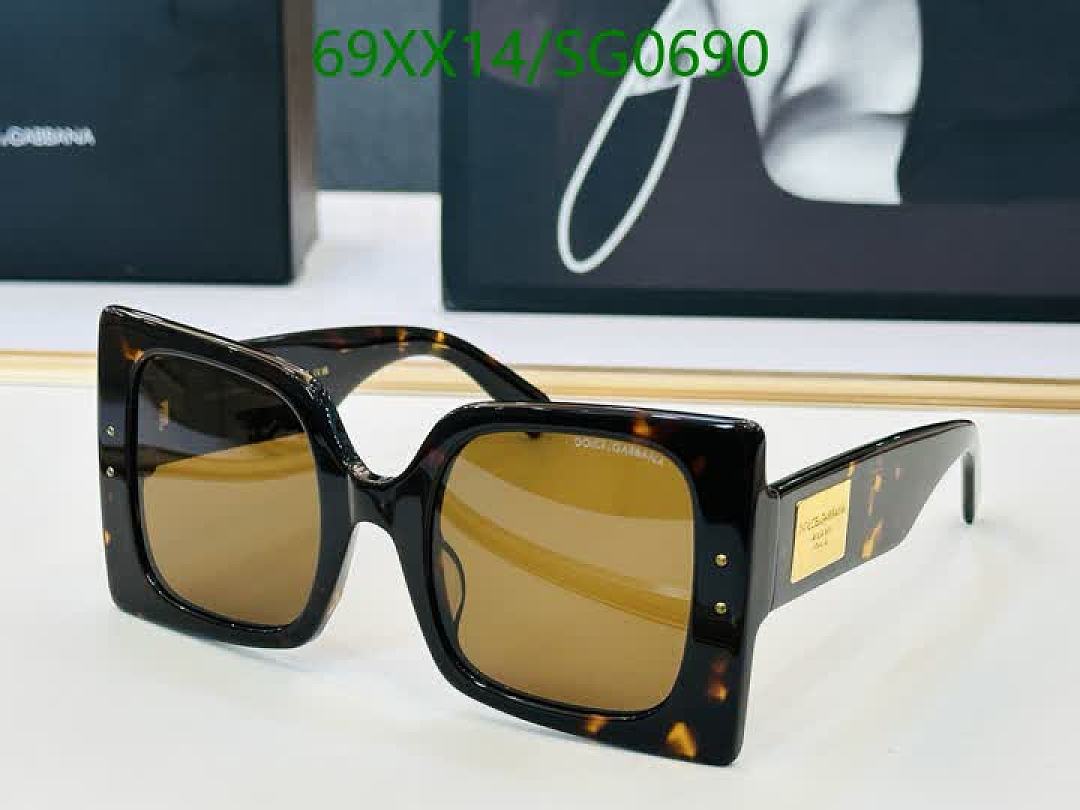 D&G-Glasses Code: SG0690 $: 69USD