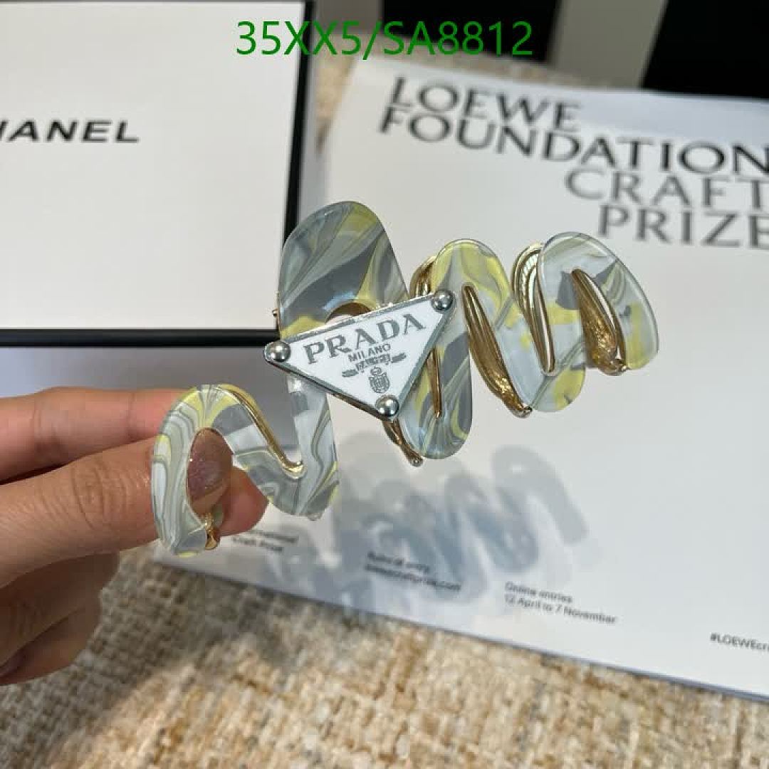 Prada-Headband Code: SA8812 $: 35USD