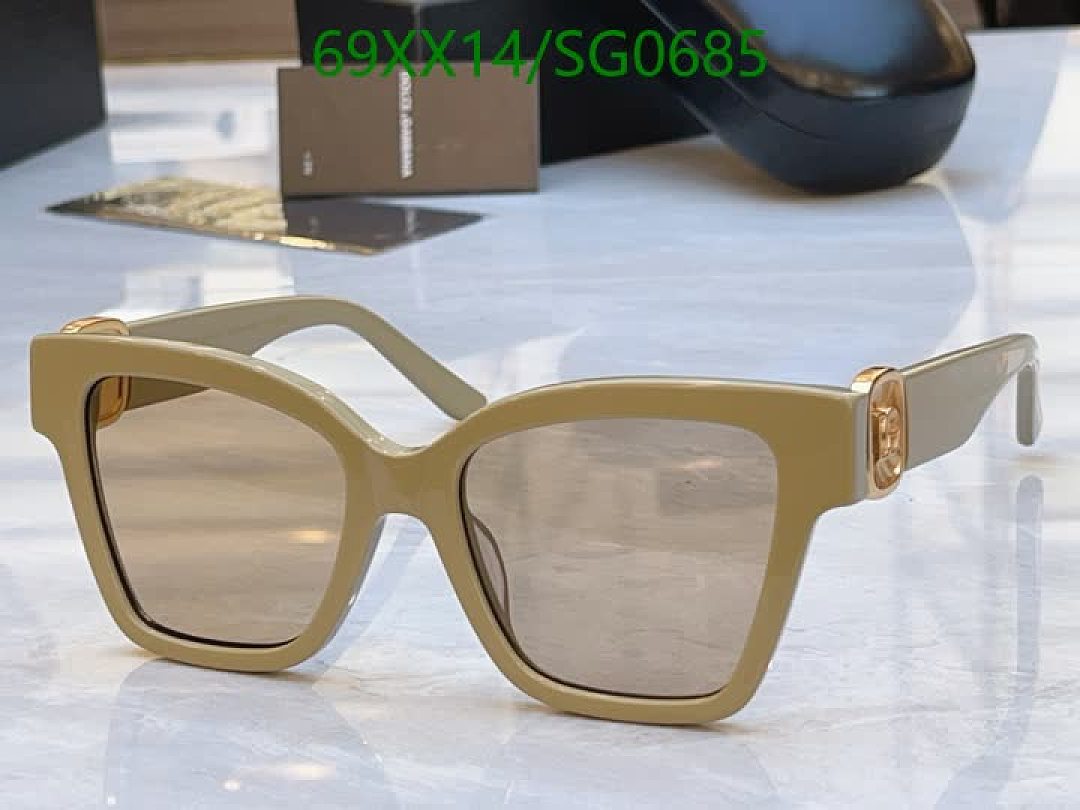 D&G-Glasses Code: SG0685 $: 69USD