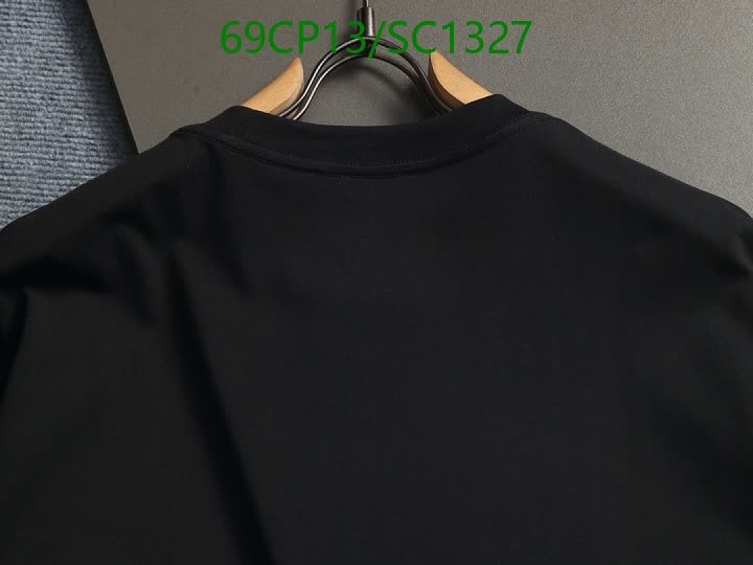 Burberry-Clothing Code: SC1327 $: 69USD