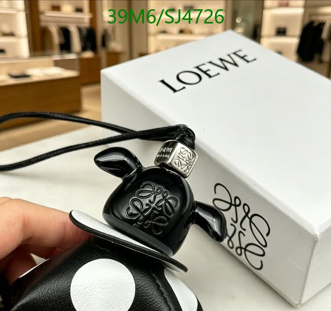 Loewe-Key pendant Code: SJ4726 $: 39USD