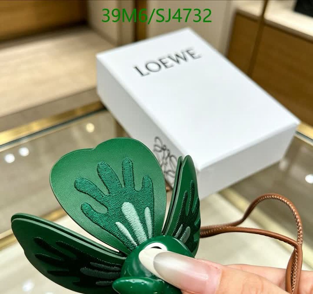 Loewe-Key pendant Code: SJ4732 $: 39USD