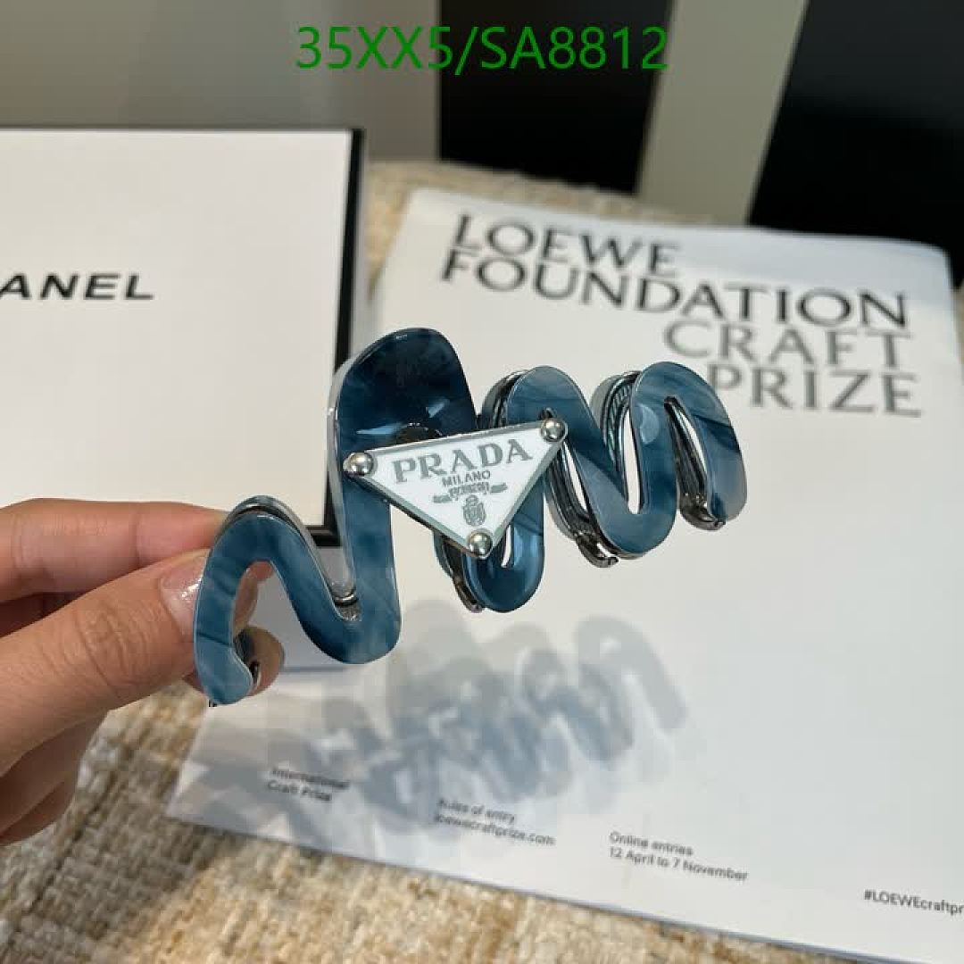 Prada-Headband Code: SA8812 $: 35USD