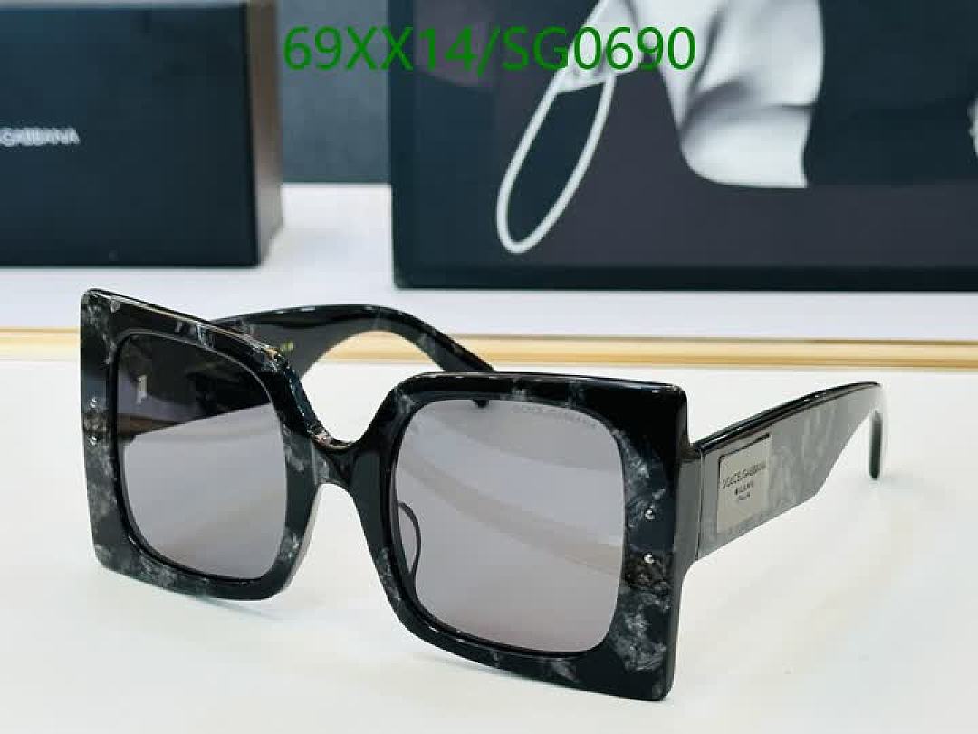 D&G-Glasses Code: SG0690 $: 69USD
