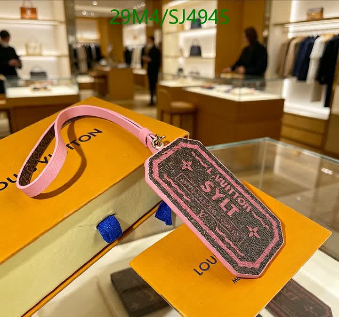 LV-Key pendant Code: SJ4945 $: 29USD
