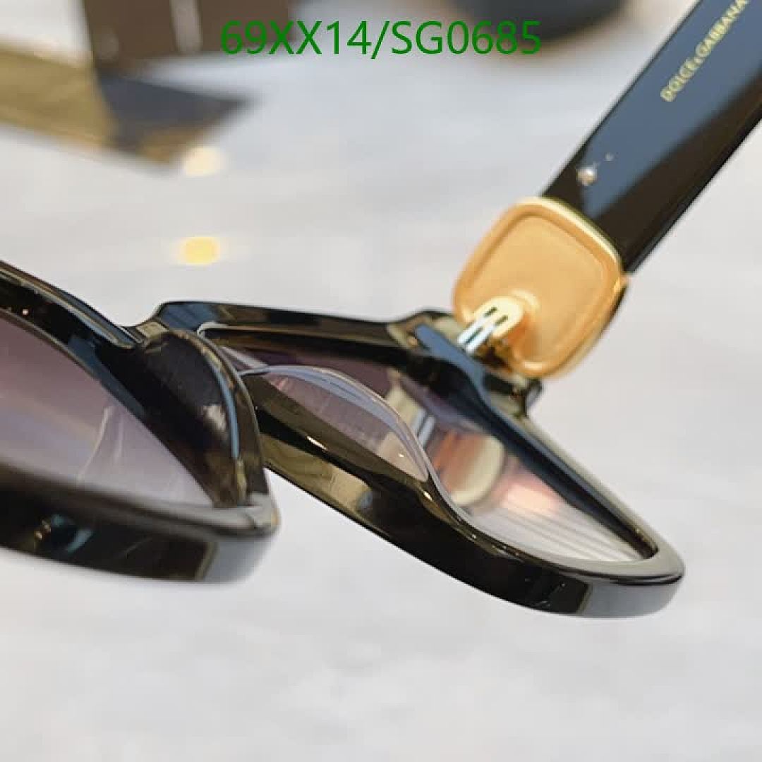 D&G-Glasses Code: SG0685 $: 69USD