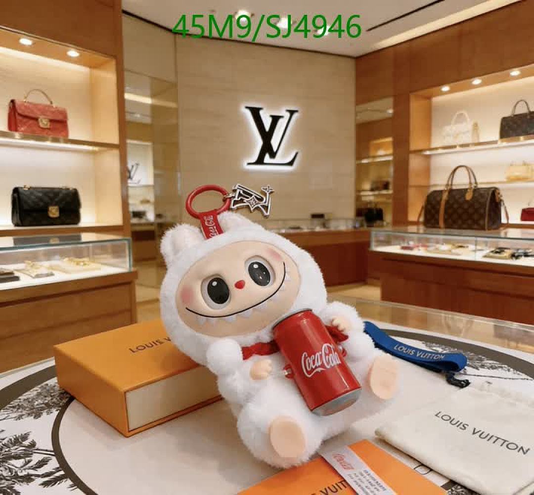 LV-Key pendant Code: SJ4946 $: 45USD