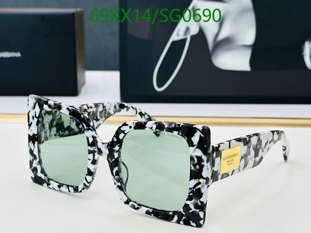 D&G-Glasses Code: SG0690 $: 69USD