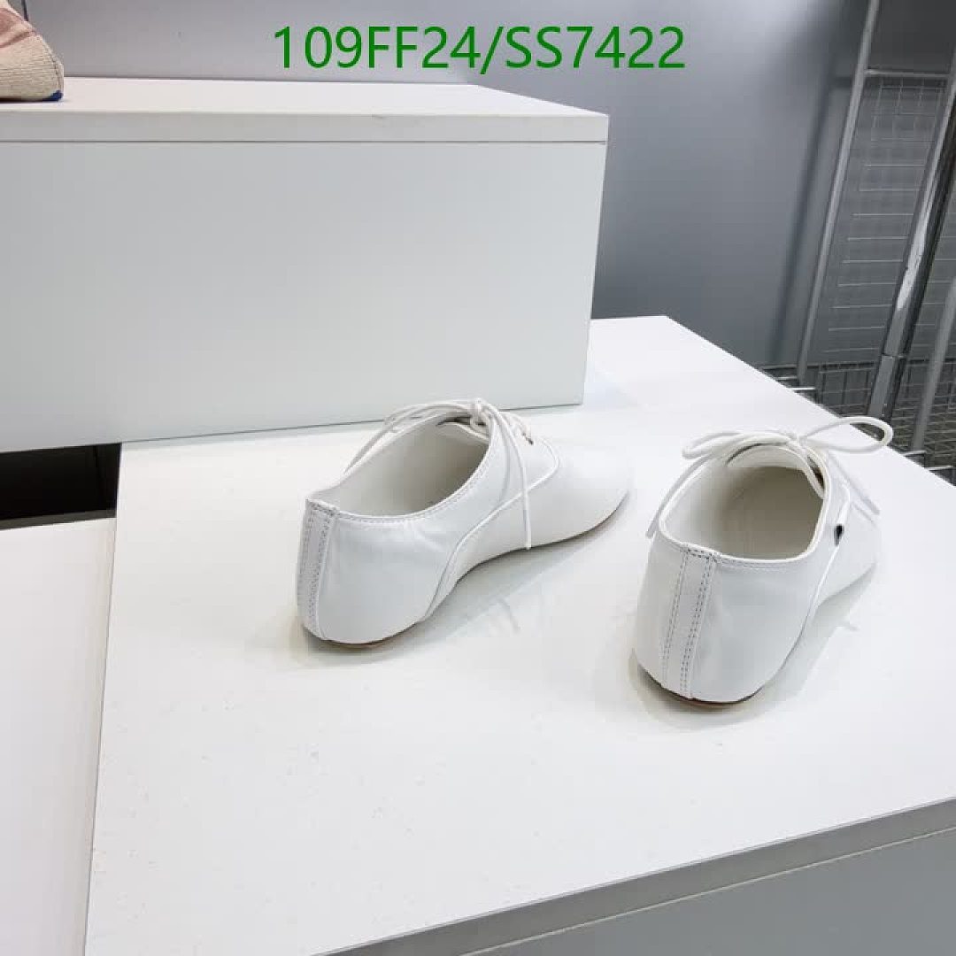 Celine-Women Shoes Code: SS7422 $: 109USD