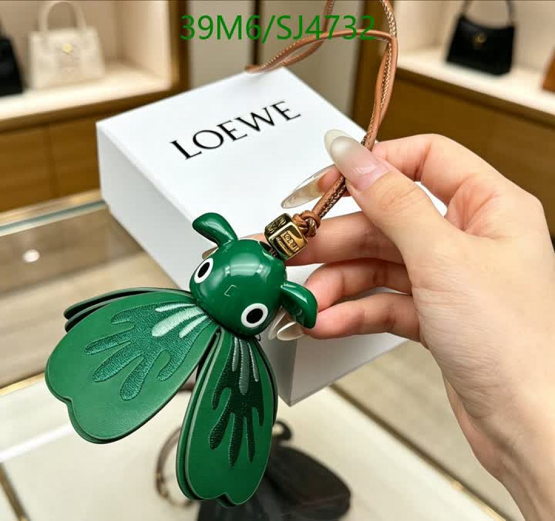 Loewe-Key pendant Code: SJ4732 $: 39USD