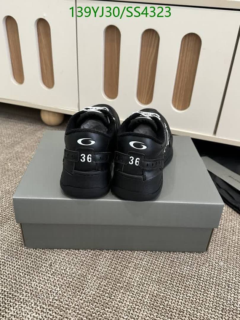 Balenciaga-Women Shoes Code: SS4323 $: 139USD