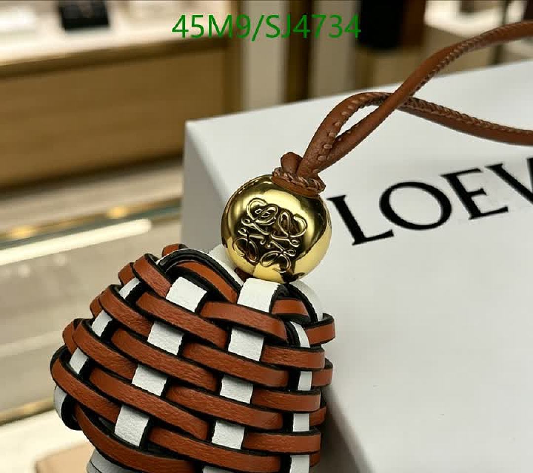 Loewe-Key pendant Code: SJ4734 $: 45USD
