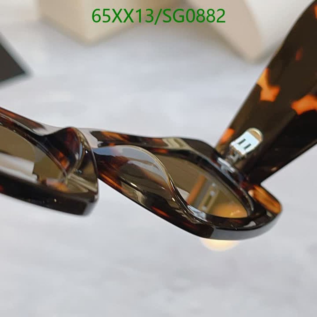 Prada-Glasses Code: SG0882 $: 65USD