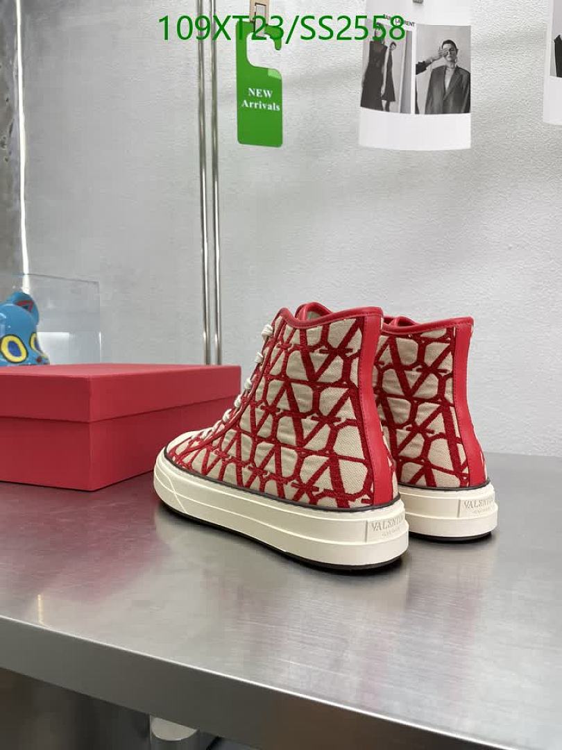 Valentino-Men shoes Code: SS2558 $: 109USD